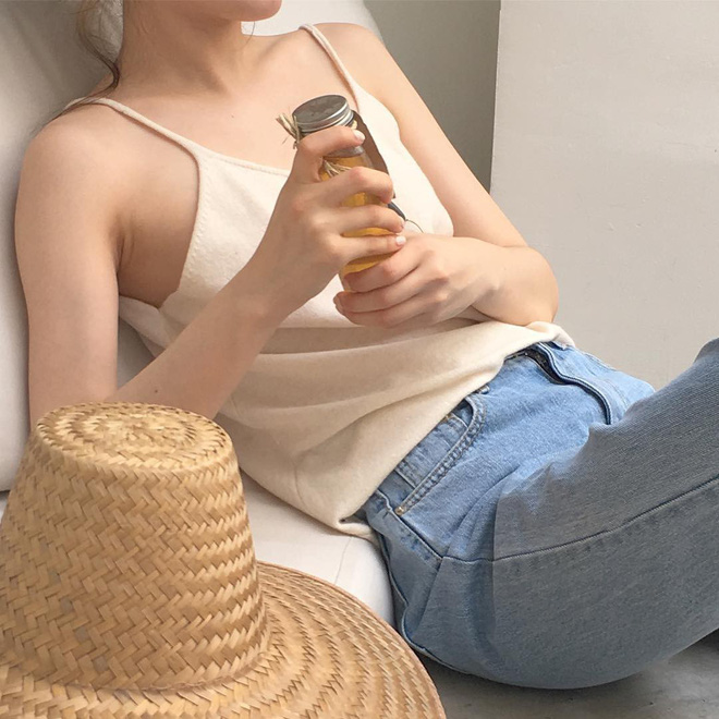 5 công thức mặc áo 2 dây để mát và xinh hết nấc